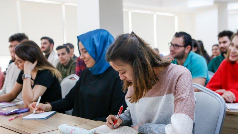 جامعة اسطنيول يني يوز يل