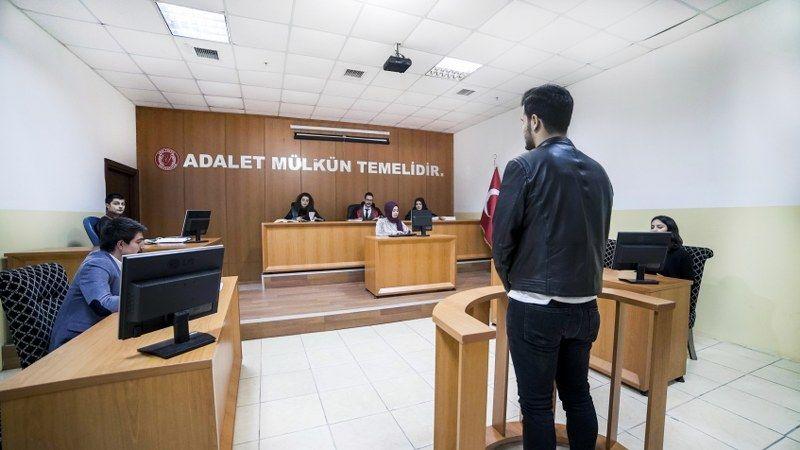 جامعة اسطنيول يني يوز يل