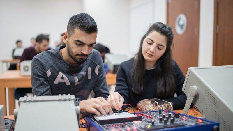 جامعة اسطنيول يني يوز يل