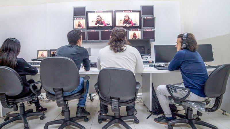 جامعة اسطنيول يني يوز يل