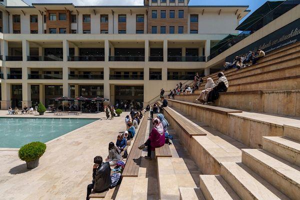 جامعة بيروني