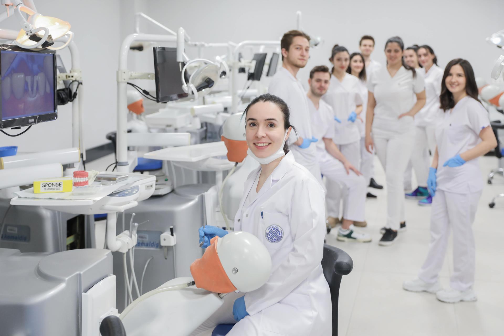 جامعة اسطنبول ميديبول